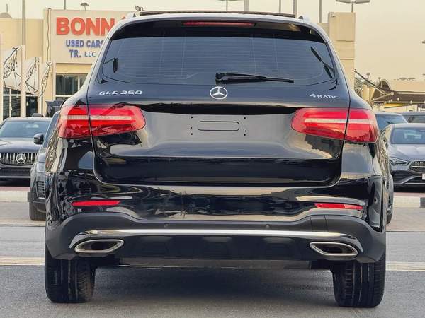 مرسيدس GLC250 موديل 2016 خليجى بانوراما صبغ الوكاله مفتاحين الوكاله فل اوبشن