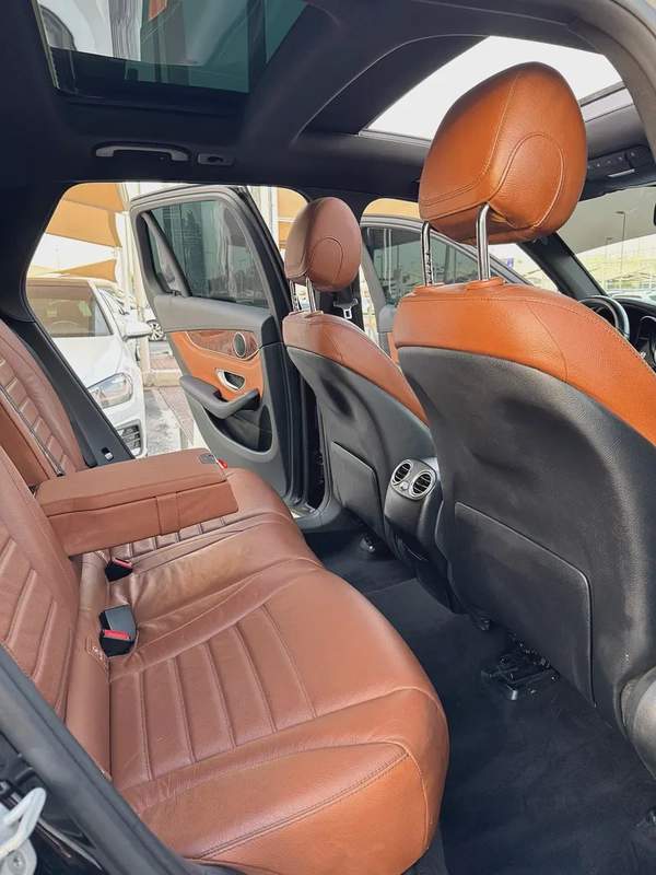 مرسيدس GLC250 موديل 2016 خليجى بانوراما صبغ الوكاله مفتاحين الوكاله فل اوبشن
