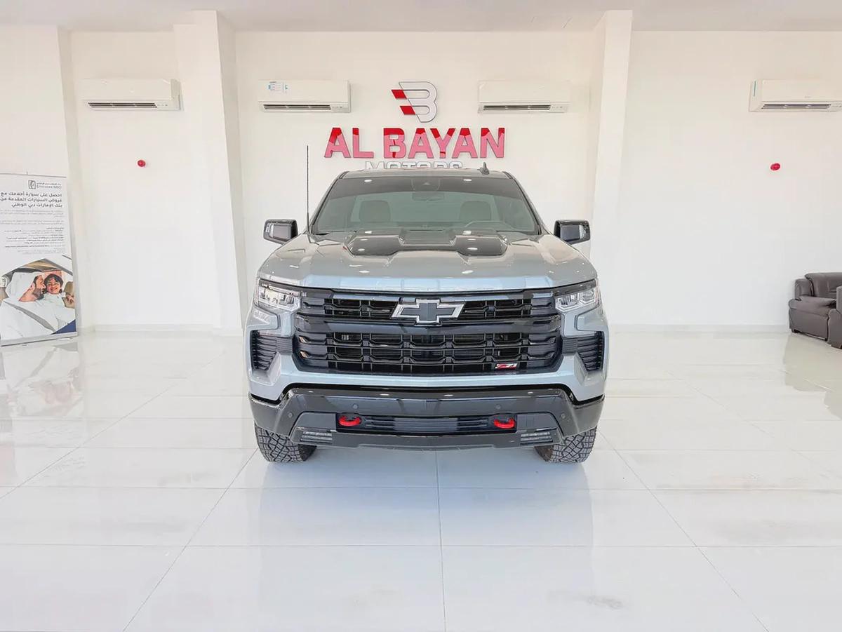 رنج روفر فوج HSE P530 V8 ابيض / ماروني 2022 خليجي-4-4