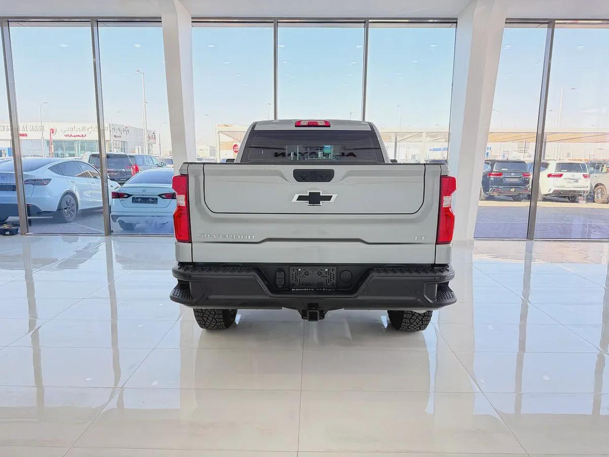 رنج روفر فوج HSE P530 V8 ابيض / ماروني 2022 خليجي-5-5