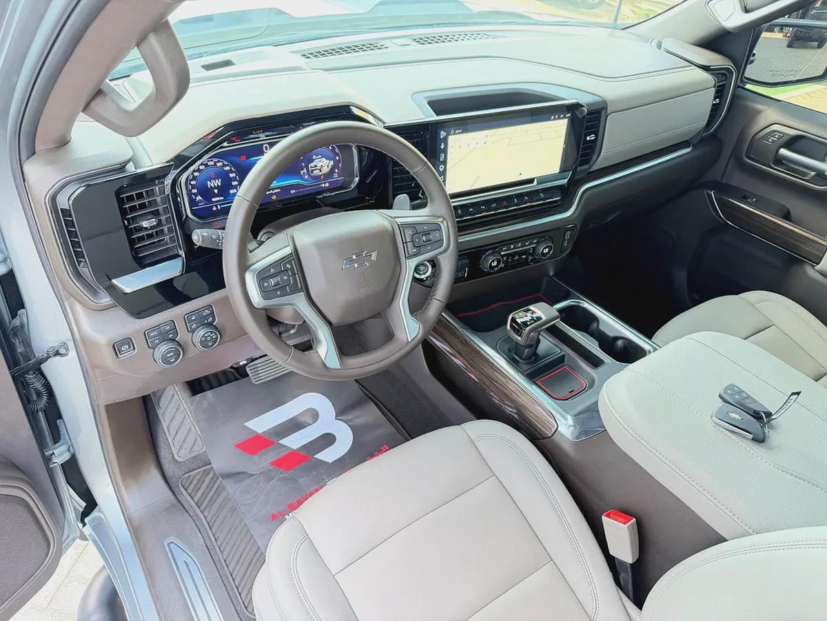 رنج روفر فوج HSE P530 V8 ابيض / ماروني 2022 خليجي-7-7