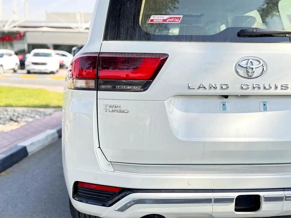 Toyota Land Cruiser GXR-11-11