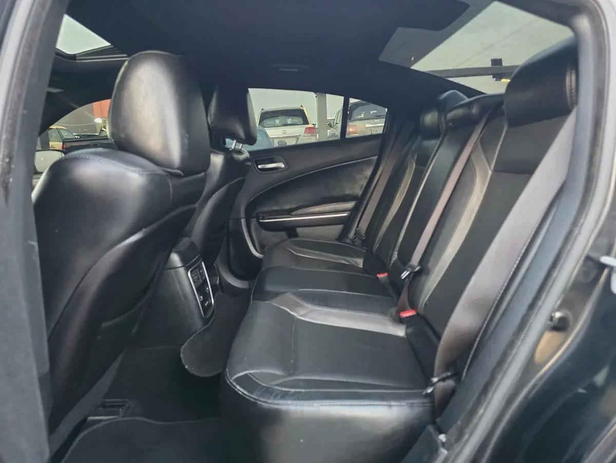 دودج تشارجر 2019 مواصفات امريكية فتحة سقف 6 سلندر SXT بحالة جيدة-8-8