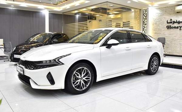 KIA K5 ( 2022 Model ) in White Color GCC Specs