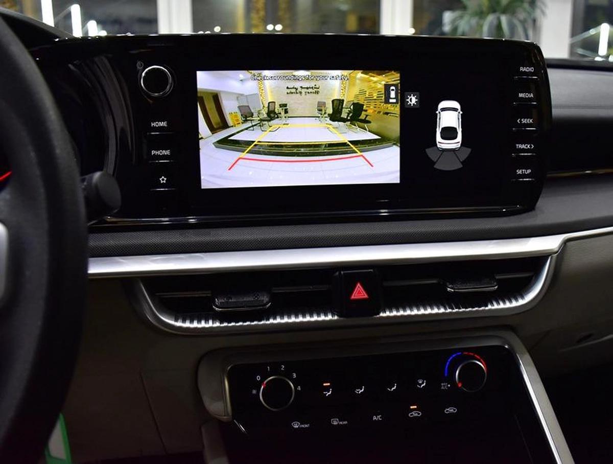 KIA K5 ( 2022 Model ) in White Color GCC Specs-12-12