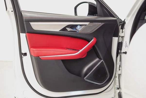 AED 2334 PM | JAGUAR F PACE R DYNAMIC 2022 | UNDER AGENCY WARRANTY SERVICE CONTRACT SEPT 2027| GCC