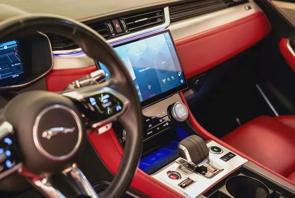 AED 2334 PM | JAGUAR F PACE R DYNAMIC 2022 | UNDER AGENCY WARRANTY SERVICE CONTRACT SEPT 2027| GCC