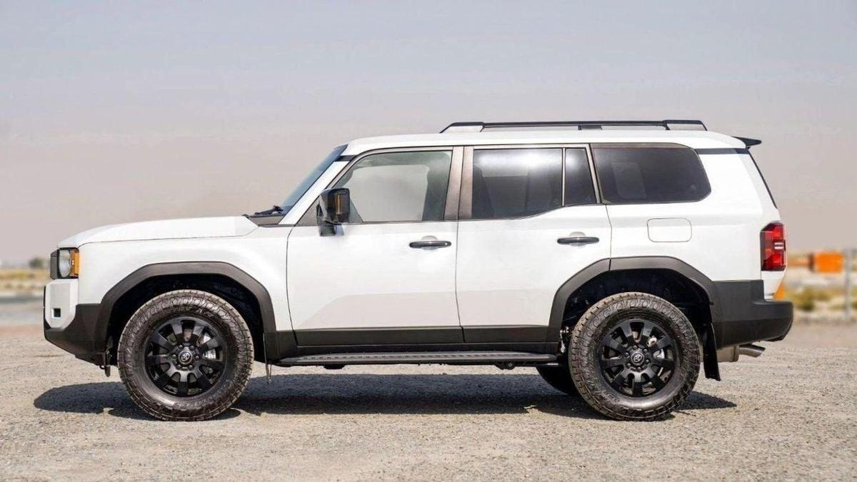 Toyota Prado TOYOTA PRADO 250 2.4P AT FIRST EDITION MY2025– WHITE-2-2