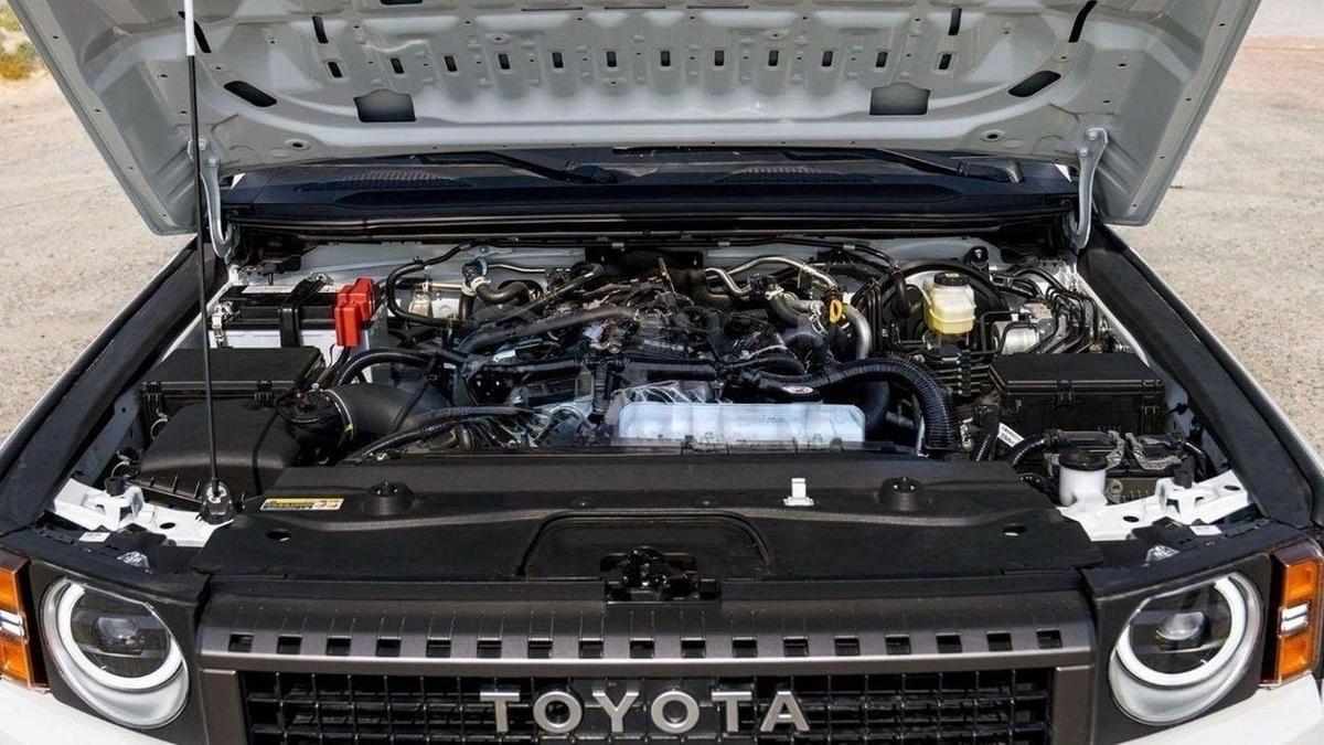 Toyota Prado TOYOTA PRADO 250 2.4P AT FIRST EDITION MY2025– WHITE-10-10