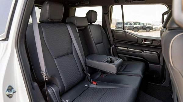 Toyota Prado TOYOTA PRADO 250 2.4P AT FIRST EDITION MY2025– WHITE