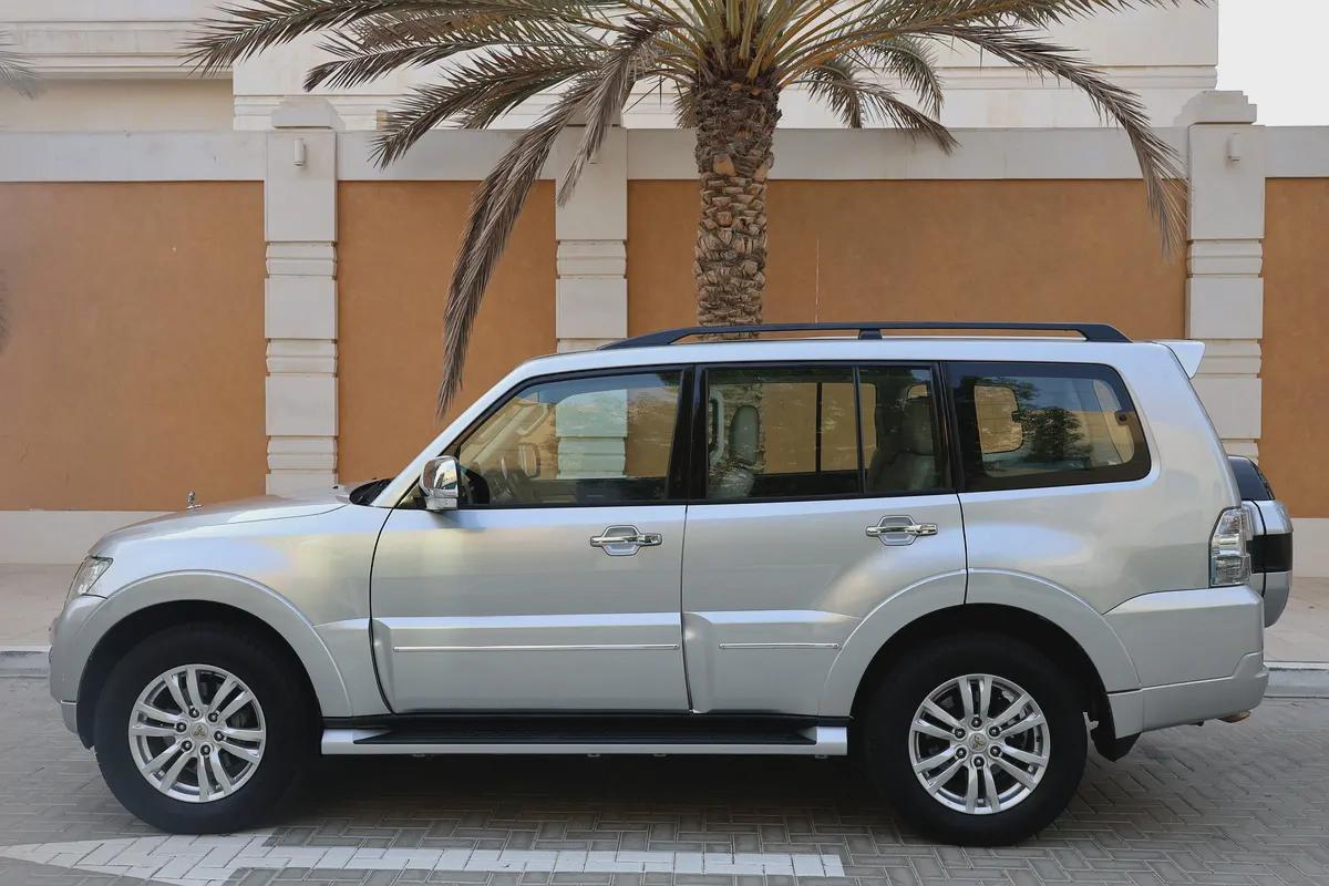 MITSUBISHI PAJERO 2019 3.8L V6 GLS PLUS-171000KM-GCC SPECS-10-10