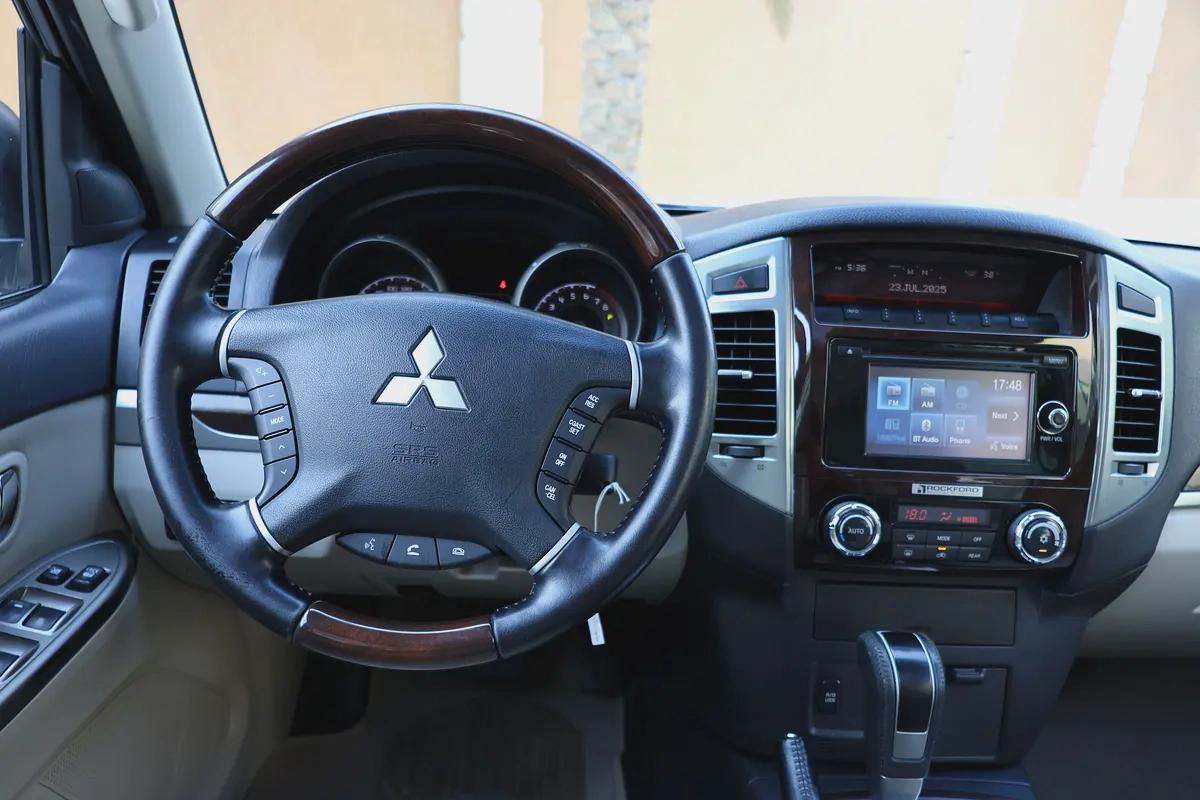 MITSUBISHI PAJERO 2019 3.8L V6 GLS PLUS-171000KM-GCC SPECS-14-14