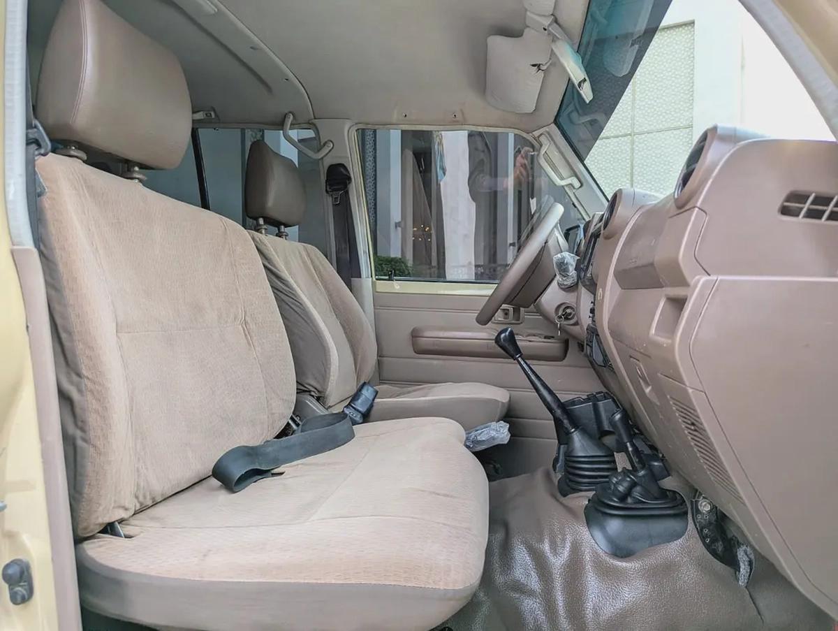 2020 TOYOTA LAND CRUISER PICK UP LC 79 SERIES DIESEL V8 4.5L GCC IN EXCELLENT CONDITION-3-3