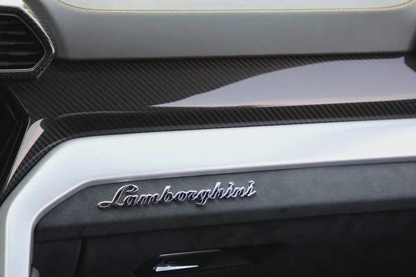 LAMBORGHINI URUS PERFOMANTE KIT - 2020 -CARBON EDITION - ORIGINAL PAINT - FULLY LOADED