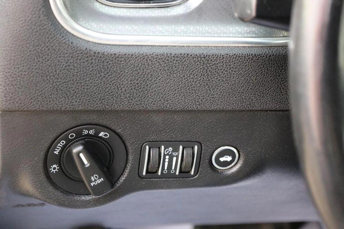 Used Dodge Charger R/T Road Track 5.7L 2013-6-6