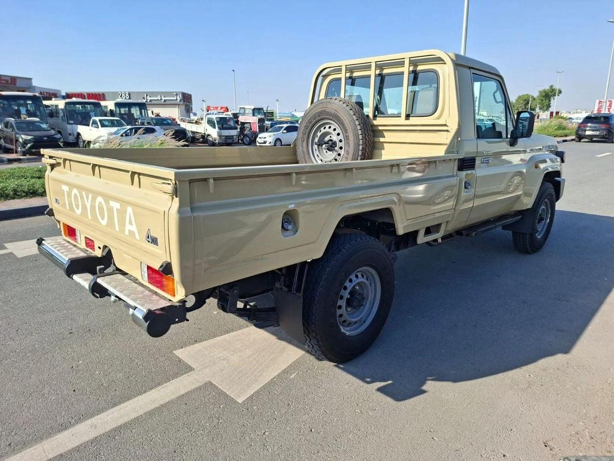 Toyota Land Cruiser Pick Up-10-10