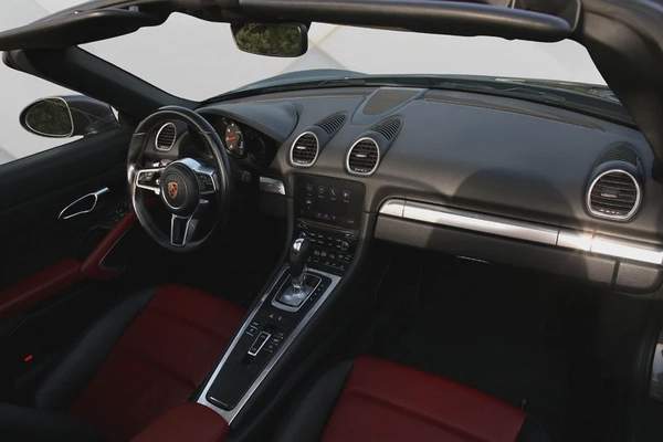 PORSCHE 718 SPYDER 2019 - GCC - FULLY LOADED AMAZING CONDITION