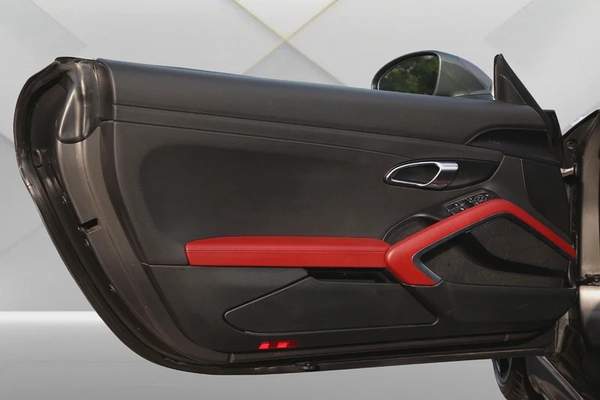 PORSCHE 718 SPYDER 2019 - GCC - FULLY LOADED AMAZING CONDITION