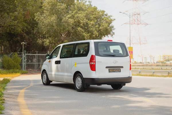 Hyundai H1 | 12-Seater | Automatic | GCC Specs | Ref#H98517