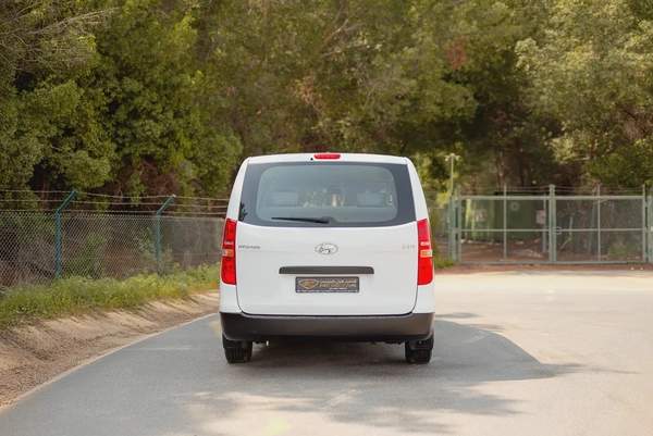 Hyundai H1 | 12-Seater | Automatic | GCC Specs | Ref#H98517