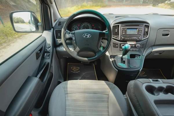 Hyundai H1 | 12-Seater | Automatic | GCC Specs | Ref#H98517