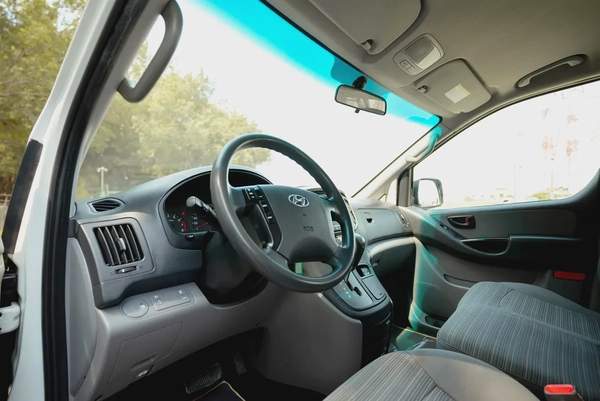Hyundai H1 | 12-Seater | Automatic | GCC Specs | Ref#H98517