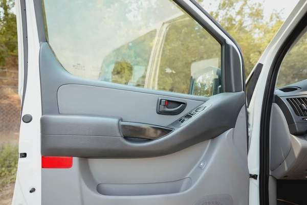 Hyundai H1 | 12-Seater | Automatic | GCC Specs | Ref#H98517