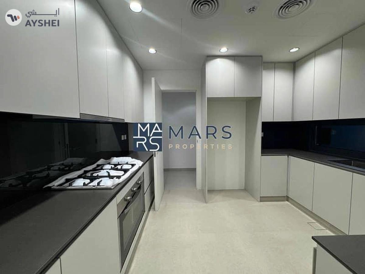 Limited offer 3 bedroom middle unit in Robinia for rent just in 140k-12-12