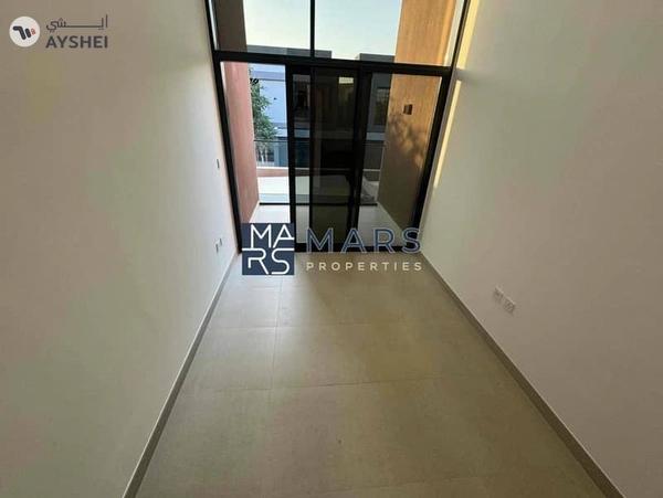 Limited offer 3 bedroom middle unit in Robinia for rent just in 140k