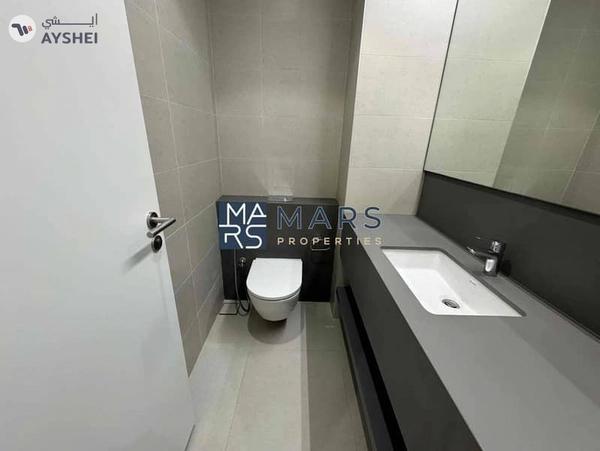 Limited offer 3 bedroom middle unit in Robinia for rent just in 140k