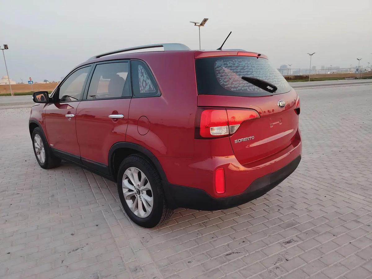 Kia Sorento 2014 GCC 4 Cylinder Immaculate Prestine Clean Condition 7 Seater SUV Perfect For Family-17-17