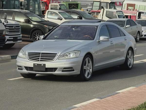 Mercedes-Benz S550 2012 91000km - 4 Auction Grade - Japan Import - Clean Title