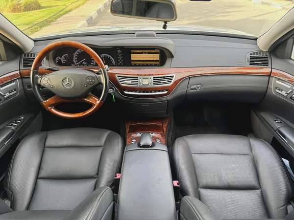 Mercedes-Benz S550 2012 91000km - 4 Auction Grade - Japan Import - Clean Title
