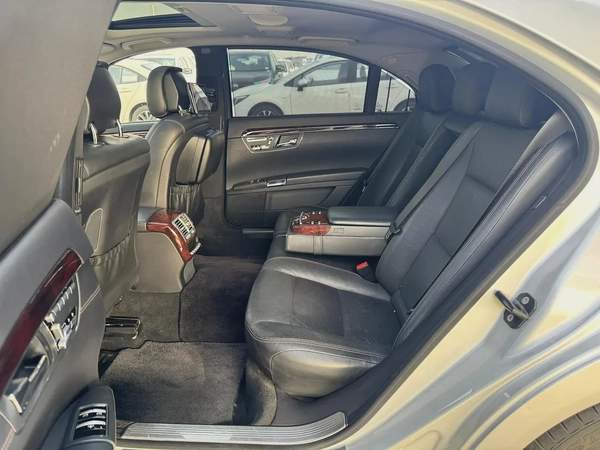 Mercedes-Benz S550 2012 91000km - 4 Auction Grade - Japan Import - Clean Title