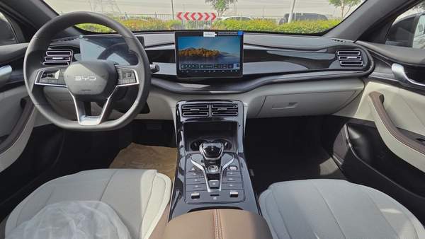 BYD QIN PLUS Design PHEV (Black)