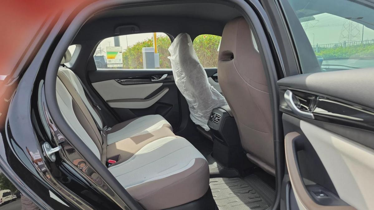 BYD QIN PLUS Design PHEV (Black)-7-7