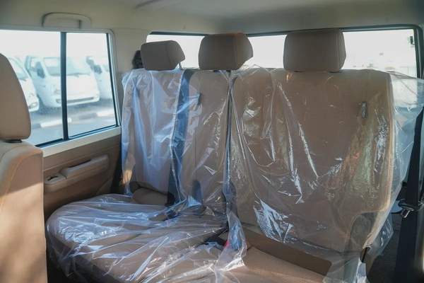 2025 TOYOTA LC76 2.8L T/DSL-E M/T White / beige