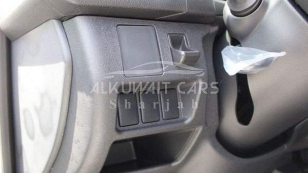 Toyota Hiace (NEW) Toyota Hiace 15seat 2.5L Diesel V4 MT 2023