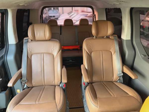 Hyundai STARIA Gcc Free Paint Full Option V6