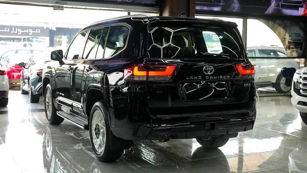 2026 LAND CRUISER 300 GXR 4.0L PETROL FULL OPTION GCC