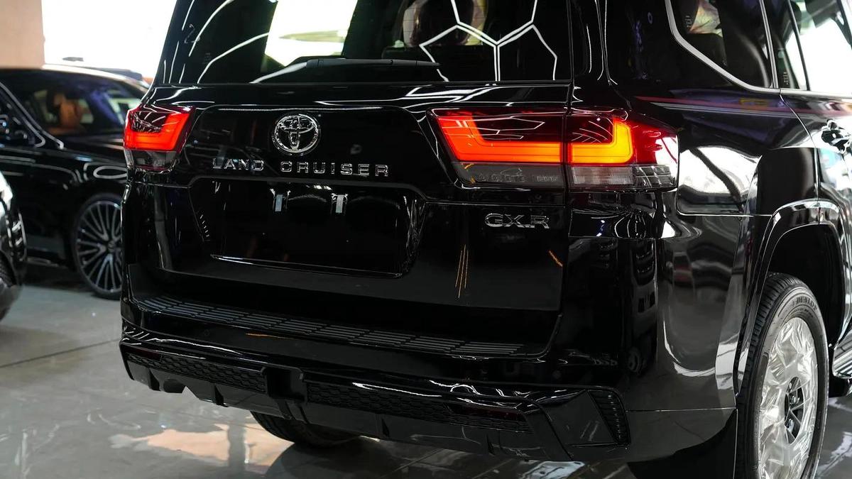 2026 LAND CRUISER 300 GXR 4.0L PETROL FULL OPTION GCC-14-14