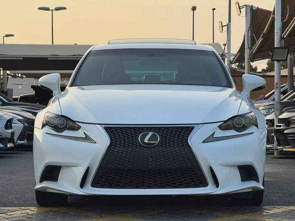 لكزس IS350 V6 3.5L F-SPORT موديل 2015 وارد فل اولشن بحاله الوكاله