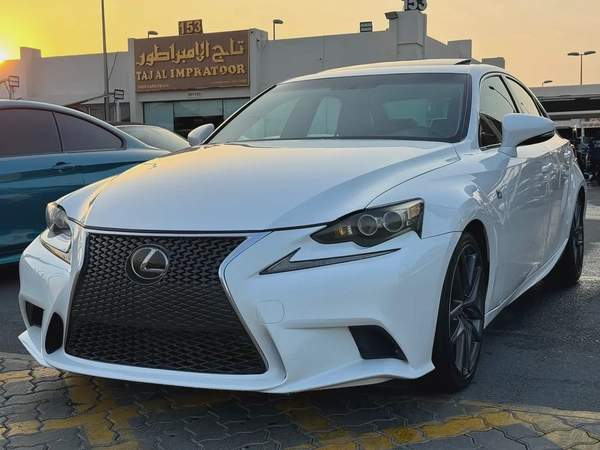 لكزس IS350 V6 3.5L F-SPORT موديل 2015 وارد فل اولشن بحاله الوكاله