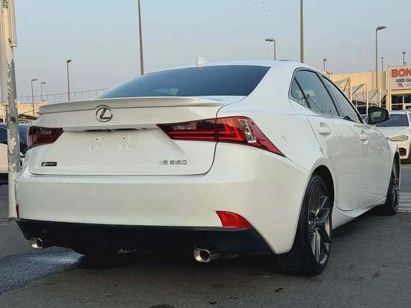 لكزس IS350 V6 3.5L F-SPORT موديل 2015 وارد فل اولشن بحاله الوكاله