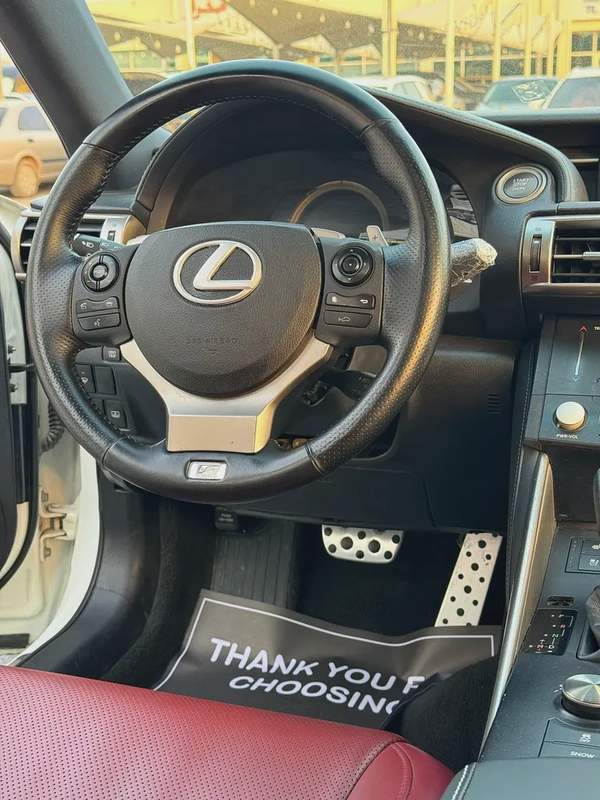 لكزس IS350 V6 3.5L F-SPORT موديل 2015 وارد فل اولشن بحاله الوكاله