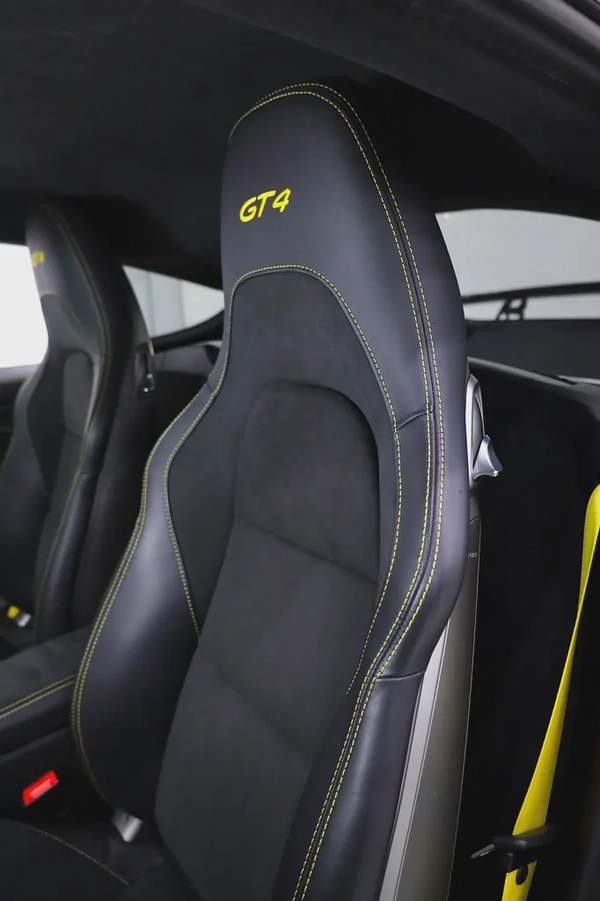 PORSCHE GT4 CARBON PACKAGE + PREMIUM RIMS + FULLY LOADED + WARRANTY UNTIL JUNE 2027