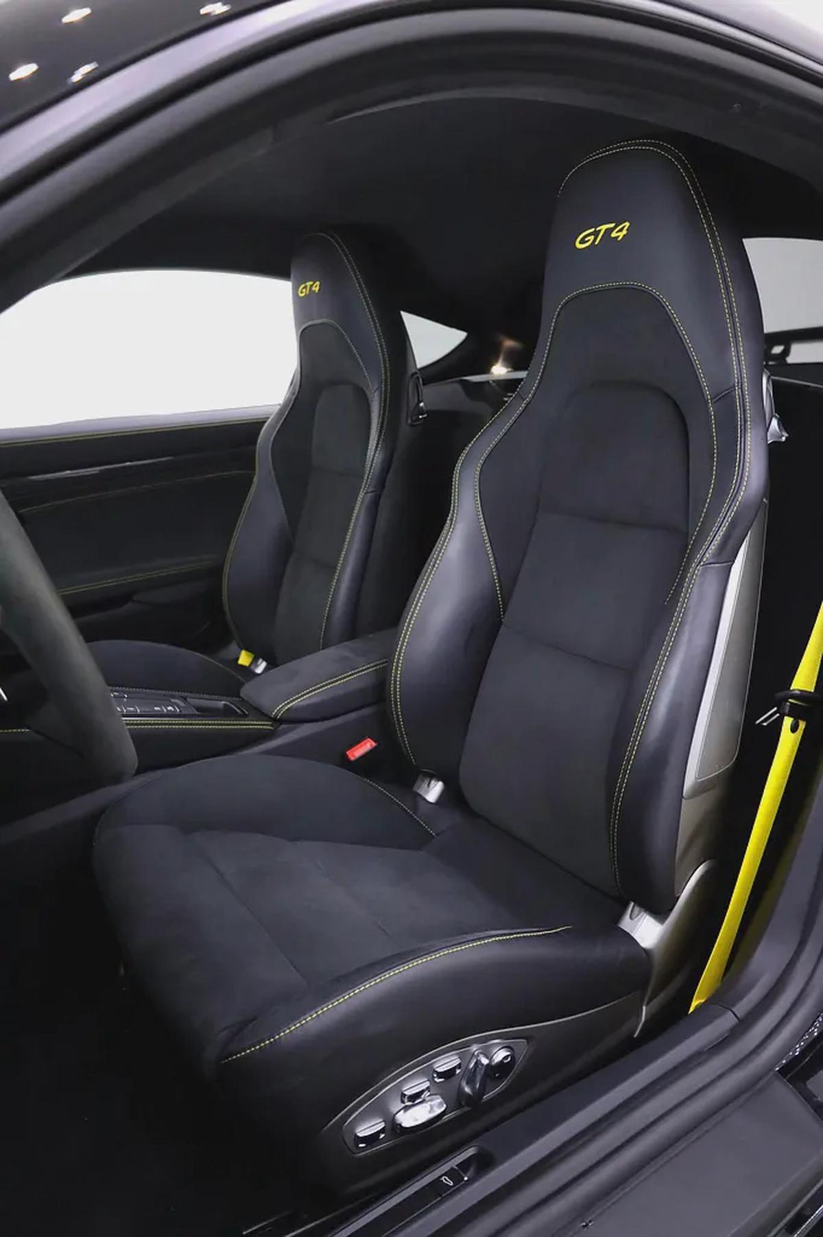 PORSCHE GT4 CARBON PACKAGE + PREMIUM RIMS + FULLY LOADED + WARRANTY UNTIL JUNE 2027-10-10