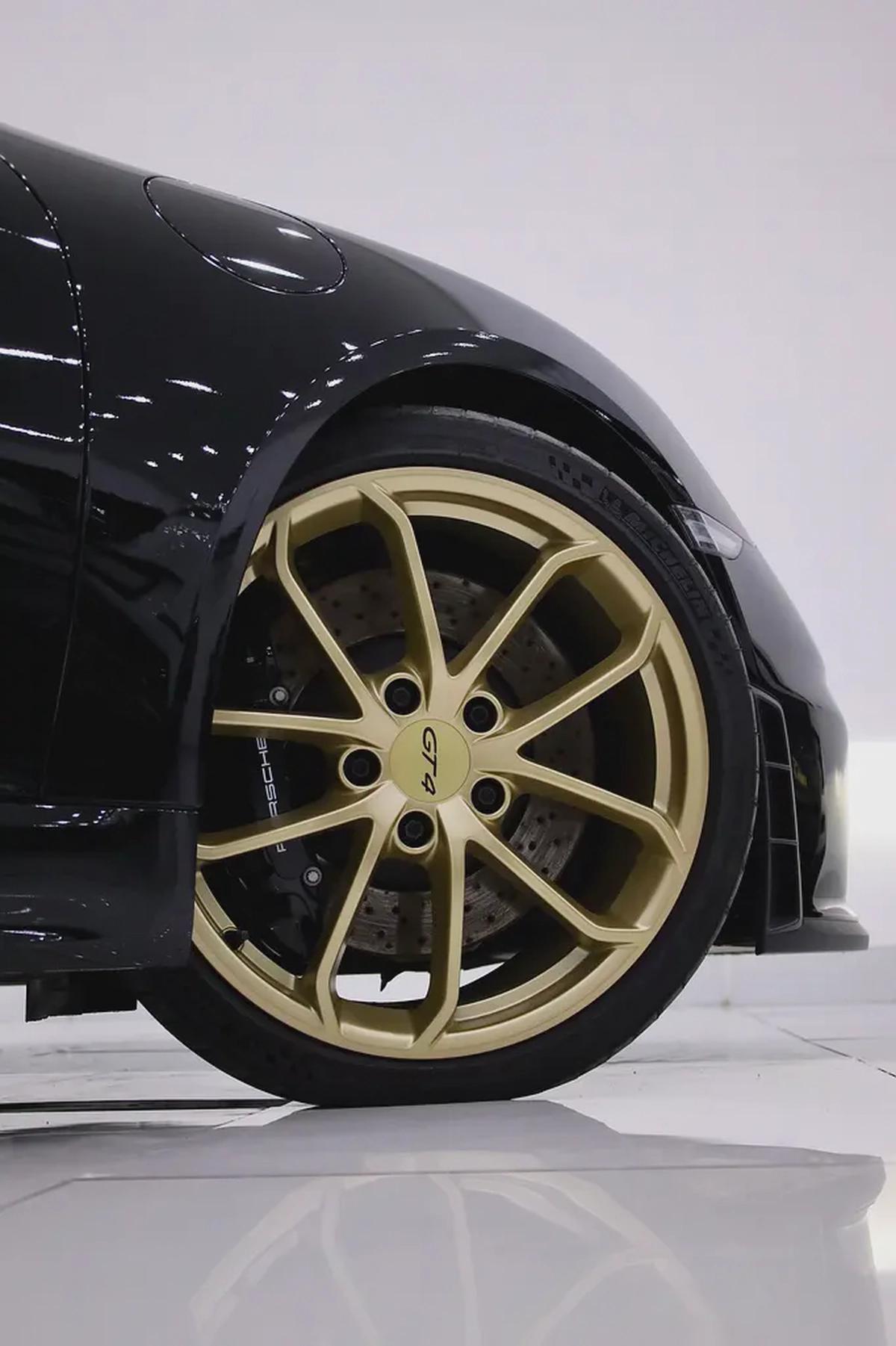 PORSCHE GT4 CARBON PACKAGE + PREMIUM RIMS + FULLY LOADED + WARRANTY UNTIL JUNE 2027-19-19