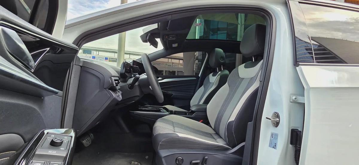 2021 Volkswagen ID.4 PURE + - Excellent Condition-Bank Finance Available-9-9