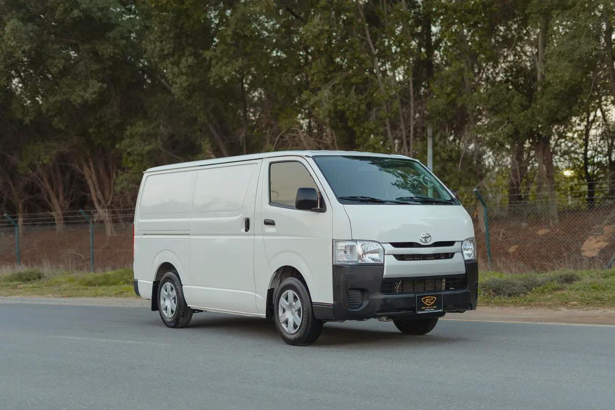 Hiace Standard Roof | Delivery Van | GCC Specs | Ref#T27785-1-1